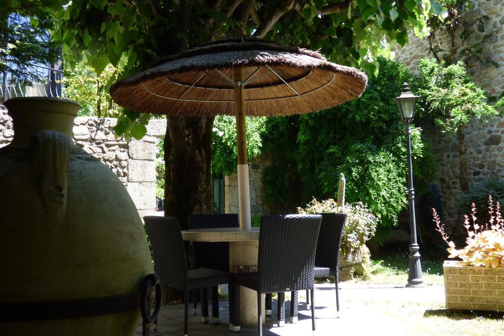 Hotel Du Lion D'Or Entraygues-sur-Truyère Esterno foto