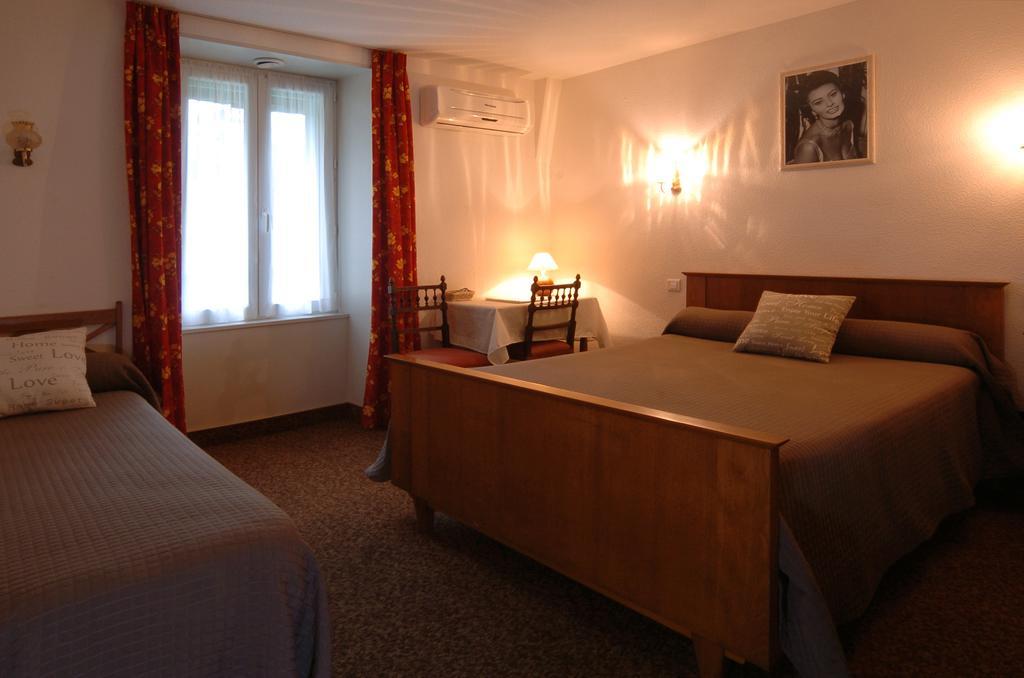 Hotel Du Lion D'Or Entraygues-sur-Truyère Camera foto