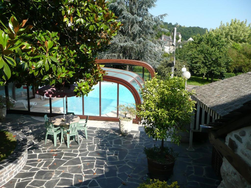 Hotel Du Lion D'Or Entraygues-sur-Truyère Esterno foto