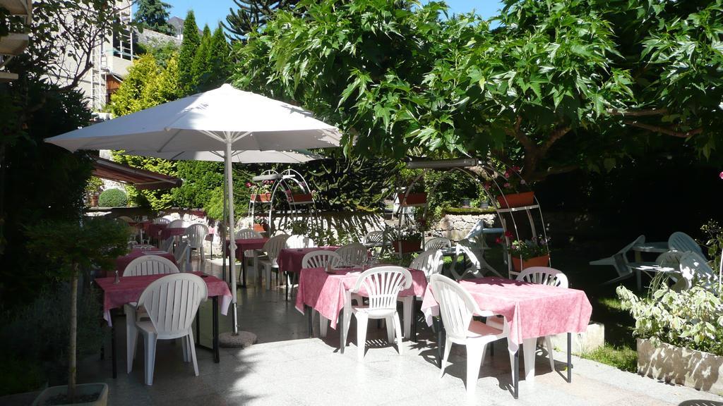Hotel Du Lion D'Or Entraygues-sur-Truyère Esterno foto